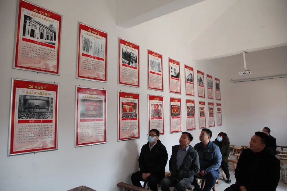 新時(shí)代文明實(shí)踐推動(dòng)周丨鄭投產(chǎn)業(yè)園黨支部開展“學(xué)精神 續(xù)血脈”專題活動(dòng)