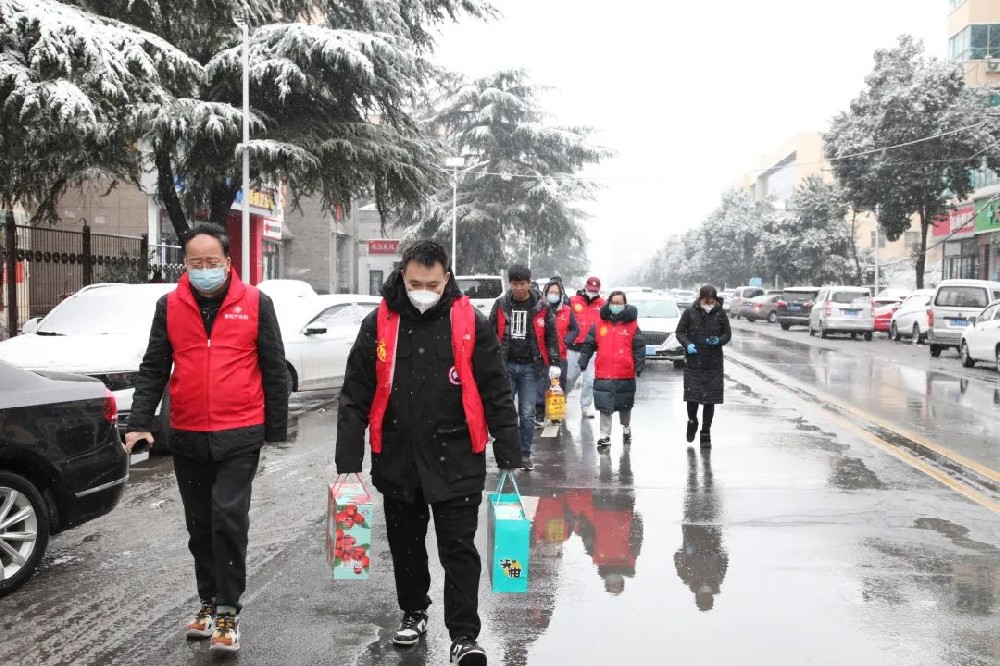 【精神文明建設】志愿服務送關愛 文明實踐樹新風│鄭投產業園聯合馬寨社區開展“我們的節日·春節”志愿服務活動