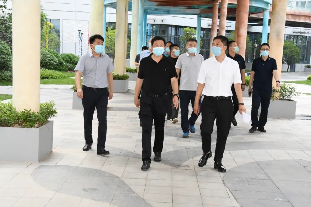 鄭州市人大常委會副主任王福松一行蒞臨園區調研“萬人助萬企”及人大代表聯絡站建設工作