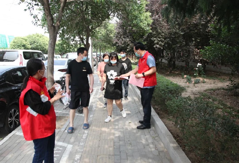 【精神文明建設】文明健身不擾民│鄭投產業園開展“靜音廣場舞、規范暴走團、文明健步走”志愿宣傳活動