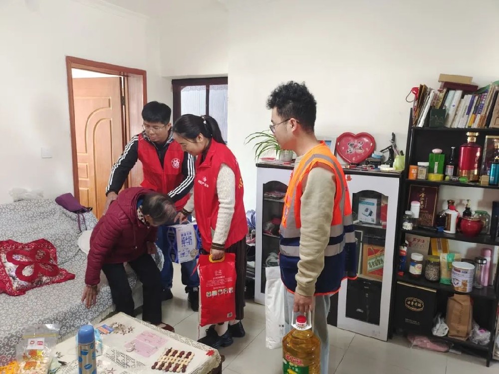 【精神文明建設(shè)】情系桑榆 愛暖重陽│鄭投產(chǎn)業(yè)園公司組織開展“孤老不孤 空巢不空”志愿服務(wù)活動